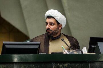 امروز باید از هرگونه تندروی در مسائل مختلف پرهیز کرد