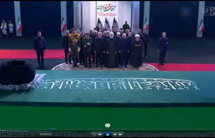 اشکهای پزشکیان و سرلشکر رضایی در مراسم وداع با رهبر شهید