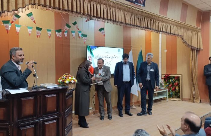 مدیریت پشت درهای بسته امکانپذیر نیست